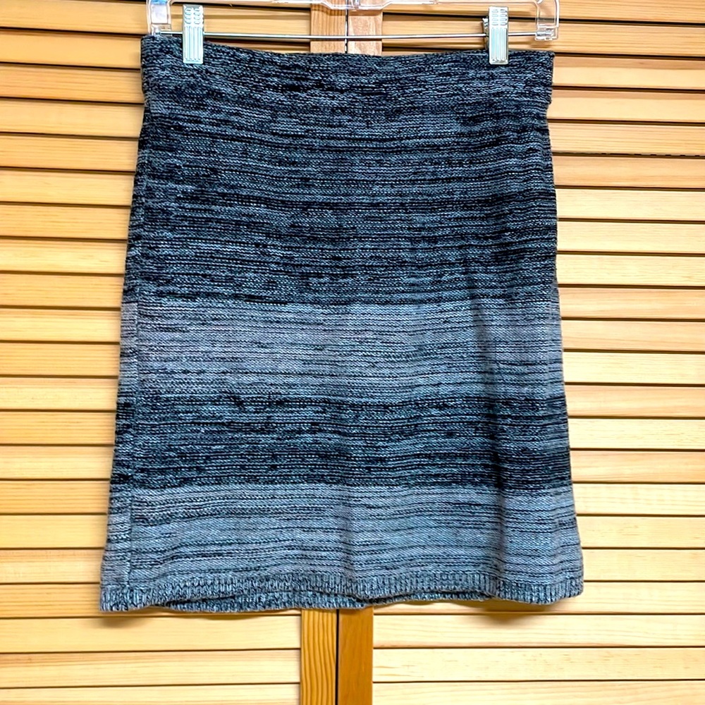 LOFT stretch waist skirt.